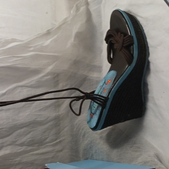 EXCHANGE by Charles David Blue/Brown Wedges 4" wrap up/around ankle tie size 6.5 - Picture 3 of 9